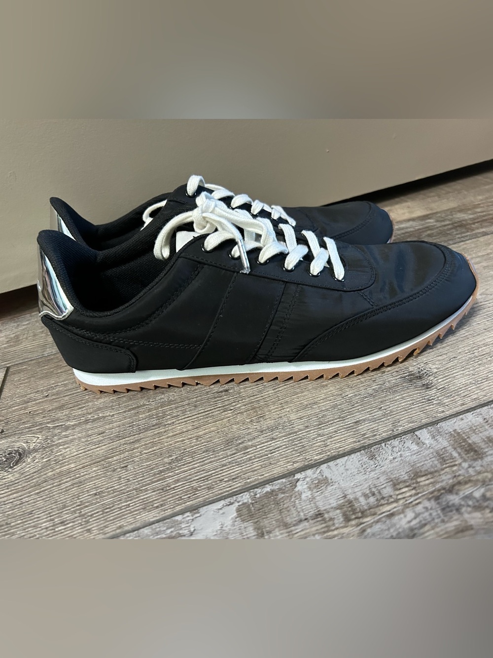 J. Crew Black & Silver Low-Top Athletic trainers Sneaker shoe